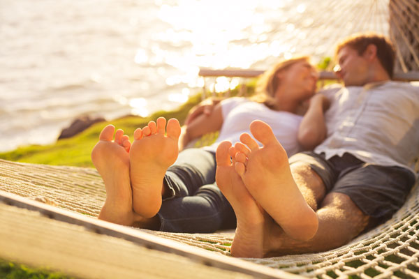 couple_feet_600x400